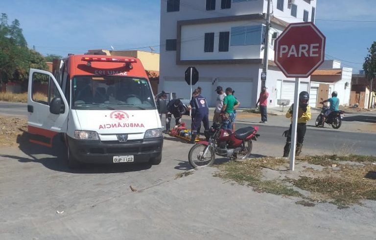Colisão entre motos deixou duas pessoas feridas em Guanambi