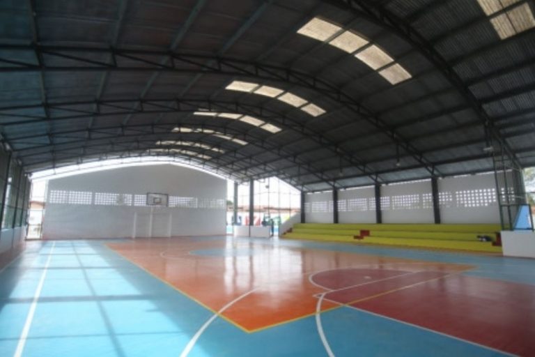 Estado licitou construção de escola em Serra do Ramalho e ampliações em Carinhanha, Vitória da Conquista e outros municípios