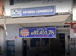 Imagem mostra a fachada de uma casa lotérica onde foram registradas apostas premiadas da Mega-Sena em Vitória da Conquista