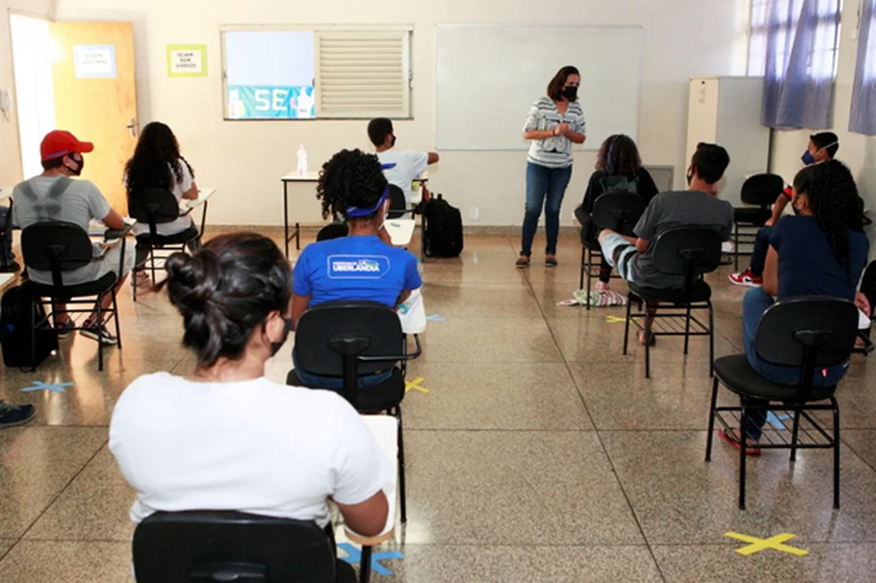 Instituto João Bittar oferta vagas de emprego em Guanambi, Caetité e outras cidades