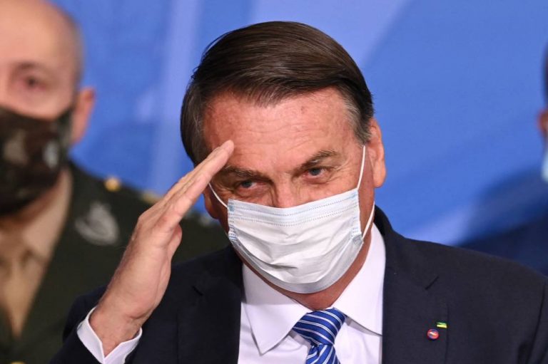 Bolsonaro corta verba de prefeituras e cria voucher para creche privada