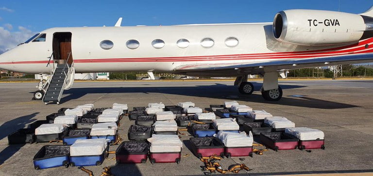 PF apreendeu 1,3 tonelada de cocaína em avião executivo