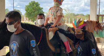 Projeto de equoterapia da PM atende mais de 150 crianças na Bahia