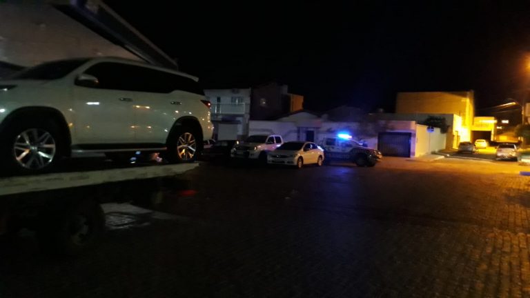 SMTran notificou motoristas e removeu veículos estacionados de forma irregular no fim de semana em Guanambi