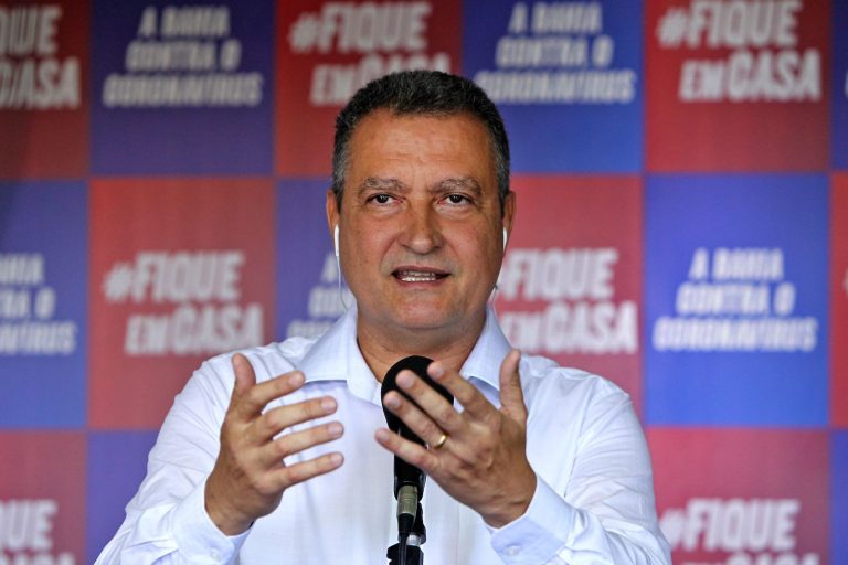 Em entrevista, governador fala da implantação de mais voos na região de Guanambi
