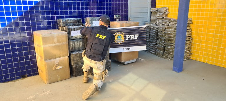 PRF prendeu mais de uma tonelada de maconha e prendeu batedores em Barreiras