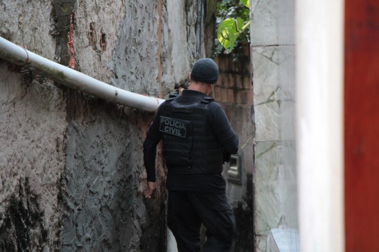 Avô foi preso acusado de estuprar as três netas em Vitória da Conquista