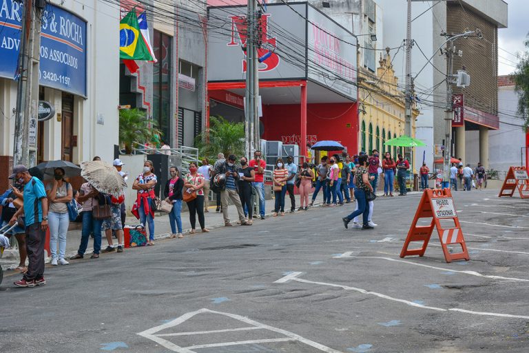 Procon notifica agências bancárias de Vitória da Conquista por descumprirem Lei dos 15 minutos