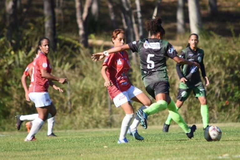 Vitória da Conquista garante vaga na semifinal do campeonato Baianão Feminino 2021