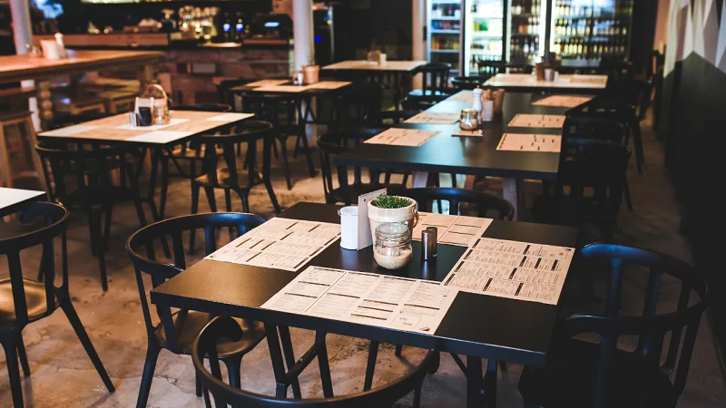 Decreto amplia horário de funcionamento de bares e restaurantes em Vitória da Conquista