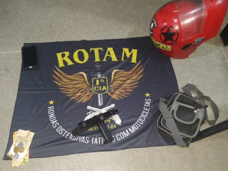 Homem foi preso após ser flagrado com simulacro de pistola em Guanambi