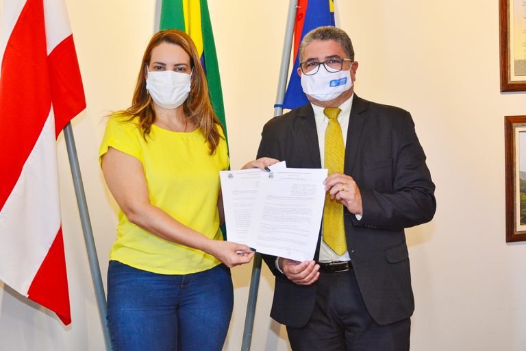 Leis que aumentam prevenção à violência contra a mulher são sancionadas em Vitória da Conquista