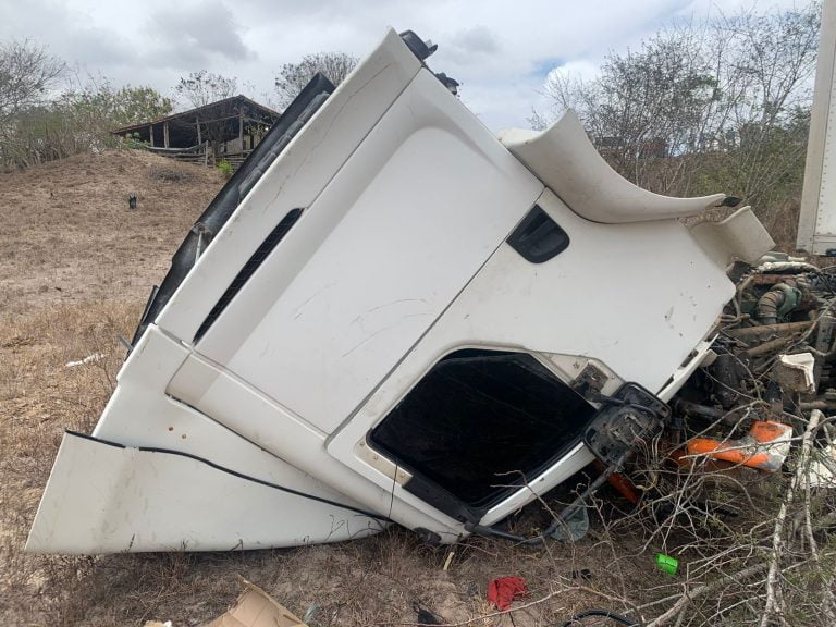 Homem foi preso em flagrante tentando saquear carga de caminhão na BR-116 em Poções