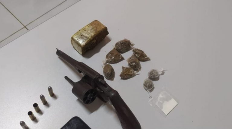 Operação contra homicídios e tráfico de drogas terminou com um morto e outro preso em Caetité