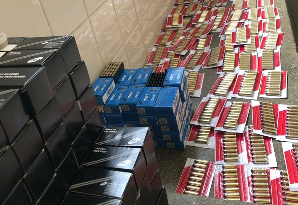 Polícia apreendeu mais de 56 mil munições em bagageiro de ônibus em Malhada de Pedras