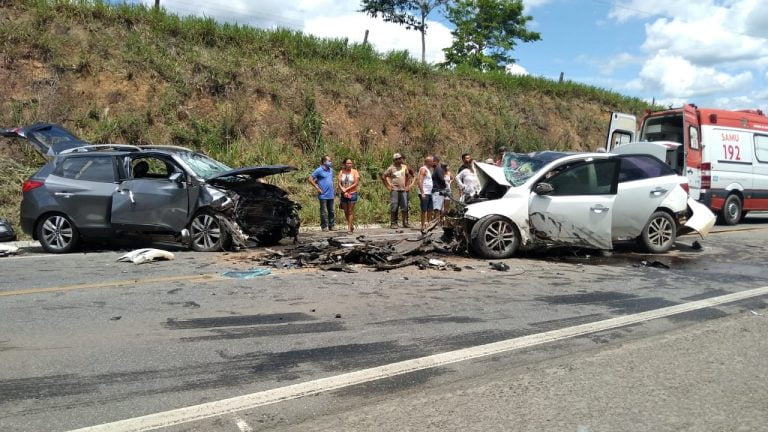 Acidente na BR-101 terminou com quatro mortos e três feridos no Sul da Bahia