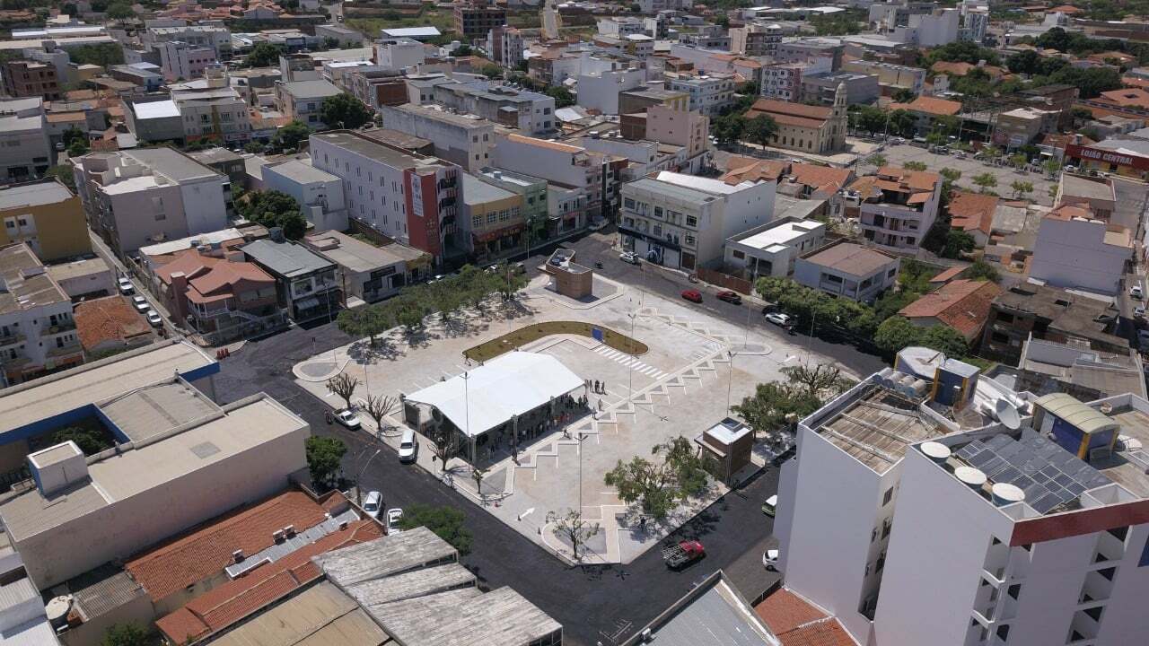 Requalificação da Praça José Ferreira foi entregue pela Prefeitura de Guanambi e Construtora Moriáh