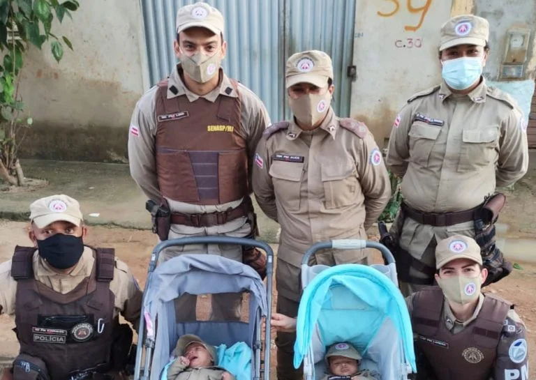 Patrulha Solidária presenteou irmãos gêmeos no Conjunto Vitória, em Vitória da Conquista