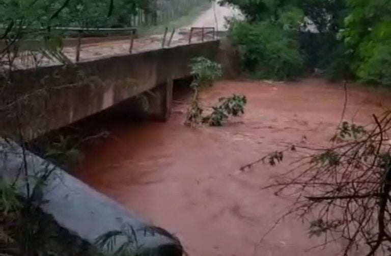 Chuvas de até 160 mm encheram rios que levam águas para as barragens de Guanambi