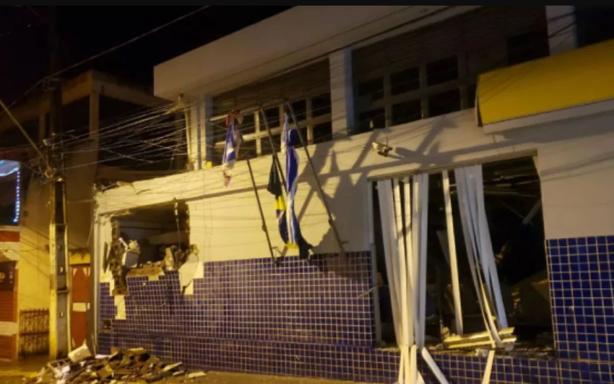 Bandidos explodiram banco, cercaram polícia e sequestraram guardas municipais em Iguaí