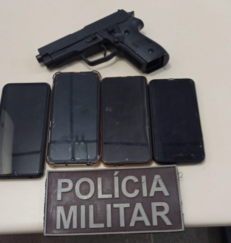 Dupla foi presa praticando assalto em Candiba