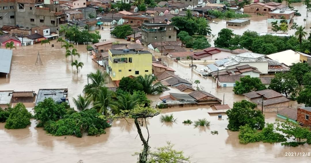 Itamaraju registra alagamentos e três mortos em deslizamento após chuva de 300 mm na madrugada