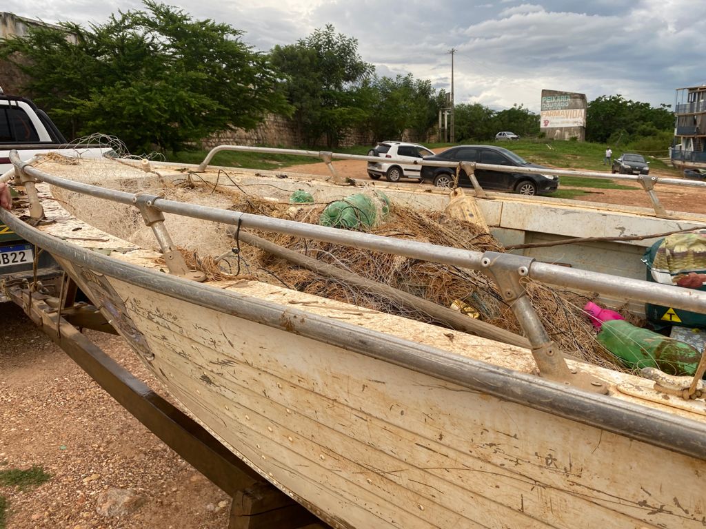 Operação do Ibama contra pesca ilegal no rio São Francisco apreendeu redes em Ibotirama e Paratinga