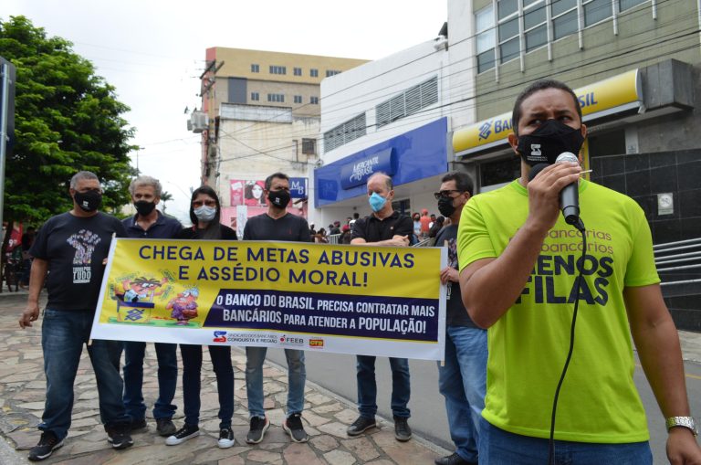 Bancários de Vitória da Conquista reivindicam melhores condições de trabalho no BB e na Caixa
