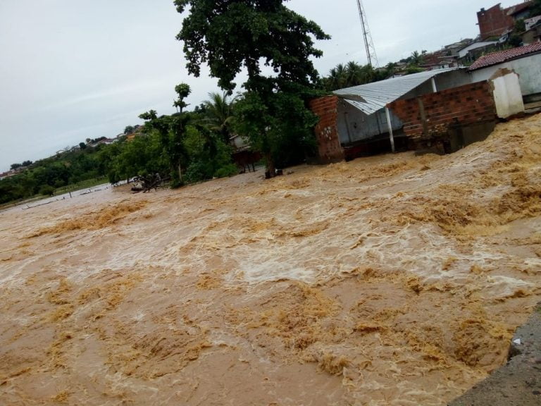 FGTS será liberado para moradores atingidos por enchentes na Bahia e Minas Gerais 