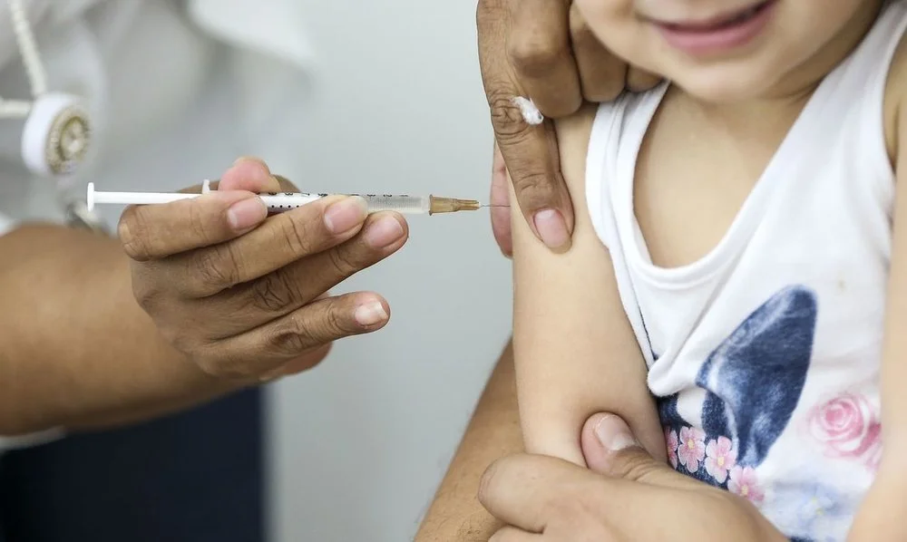 Doses pediátricas de vacina contra a Covid-19 chegarão nos próximos dias na Bahia