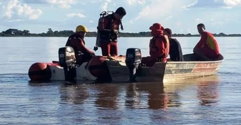 Pescador encontrou corpo de homem que estava em embarcação que virou no rio São Francisco