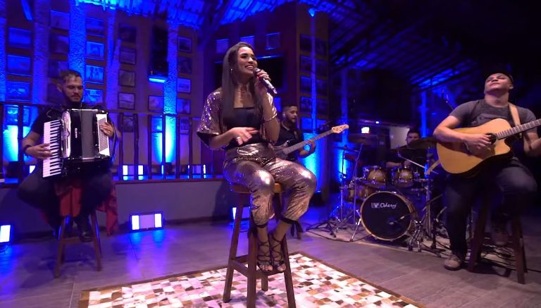 Após sucesso no The Voice, Dielle Anjos lança música e entra nas listas do Spotify