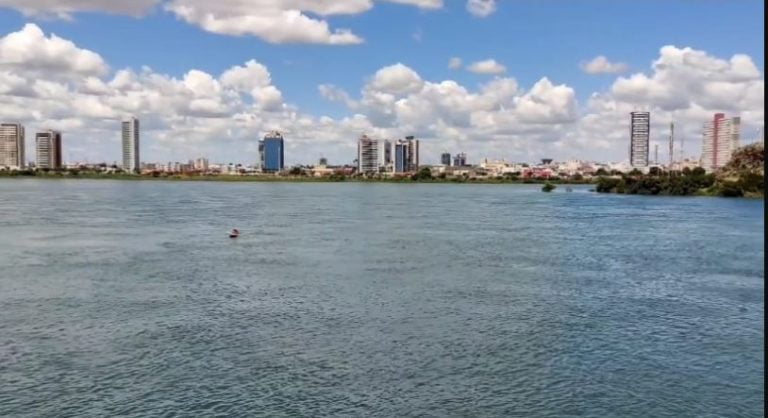 Em Juazeiro e Petrolina, rio São Francisco já subiu quase 2,5 metros após maior abertura de comportas em 15 anos