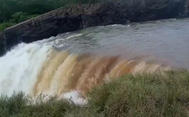 Vazão da barragem de Ceraíma aumenta com chegada de águas das cabeceiras, Poço do Magro deve sangrar nas próximas horas
