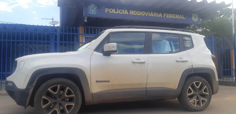 PRF recuperou veículo de locadora de Salvador em Barreiras