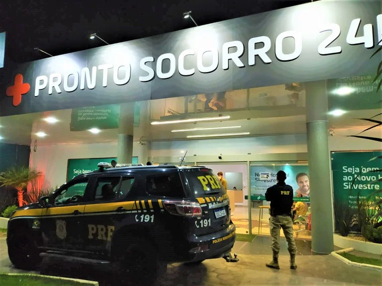 Policias salvam bebê engasgado na BR-242 em Luís Eduardo Magalhães
