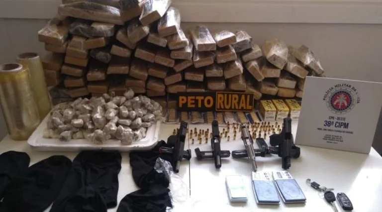 Ação contra traficantes terminou com quatro mortos e apreensão de grande volume de drogas em Bom Jesus da Lapa