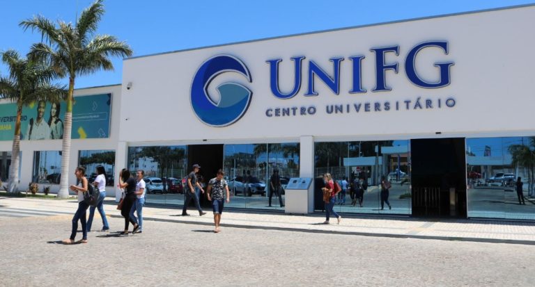 Estudantes da UniFG/Ânima exigem retorno das aulas 100% presenciais na instituição