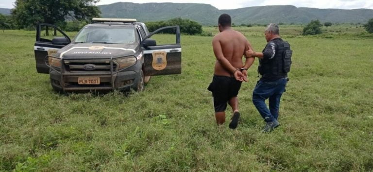 Suspeito foi preso após estuprar prima na frente da filha em Riacho de Santana