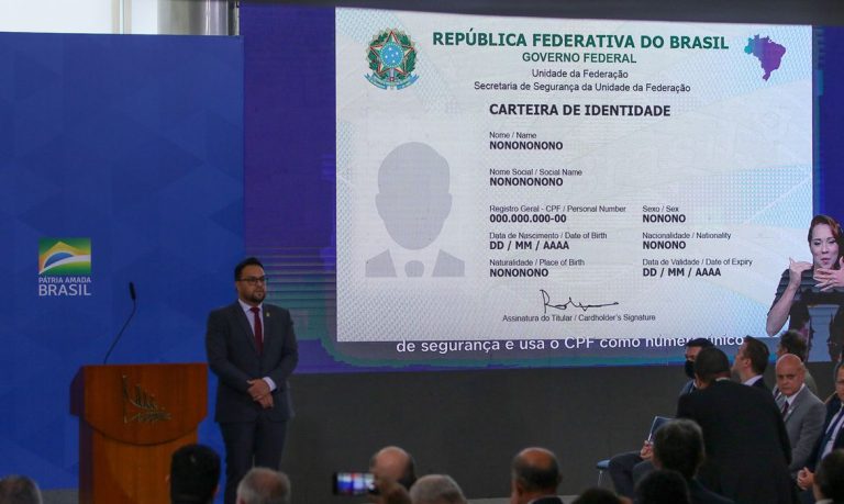 Governo federal lança novo formato para a carteira de identidade