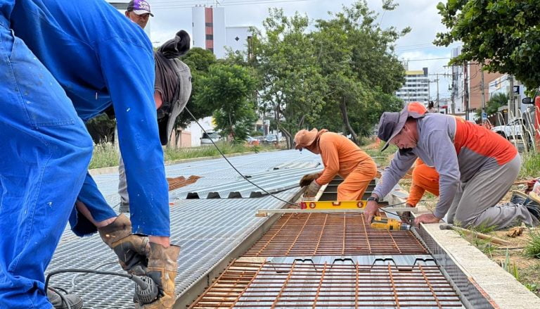 Fechamento do canal da Av. Olívia Flores está sendo concluído em Vitória da Conquista