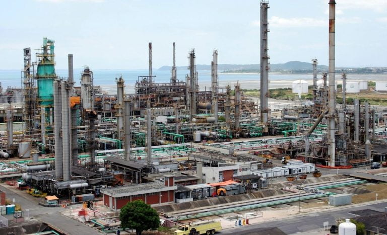 Acelen aumenta gasolina e diesel mais uma vez na Bahia