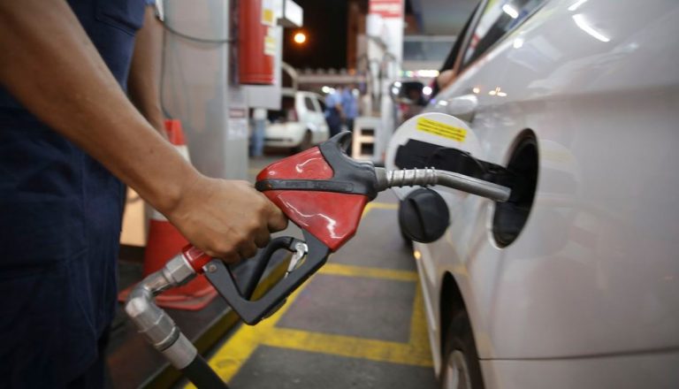 Aumento do preço da gasolina neste sábado só ocorre em postos da Bahia e Sergipe
