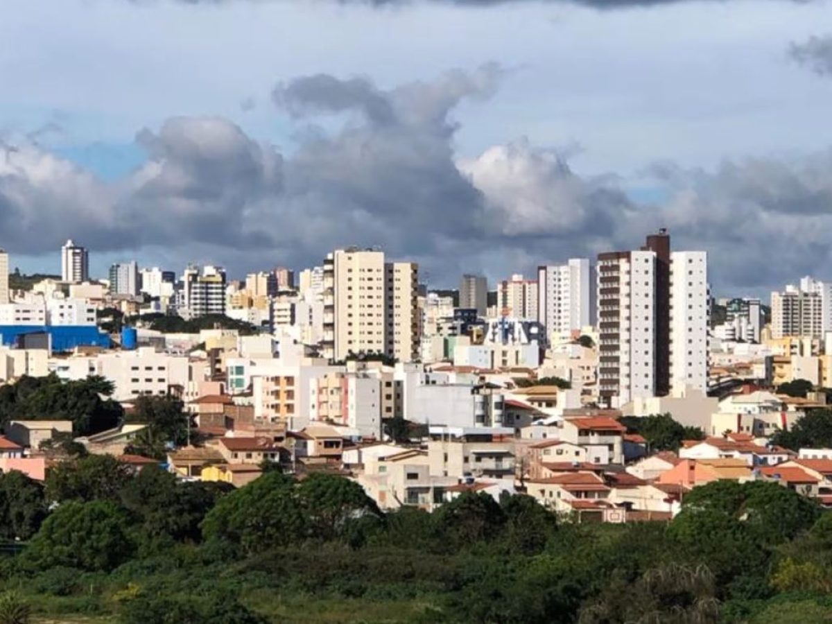 Vitória da Conquista tem quase dez mulheres para cada nove homens, diz IBGE