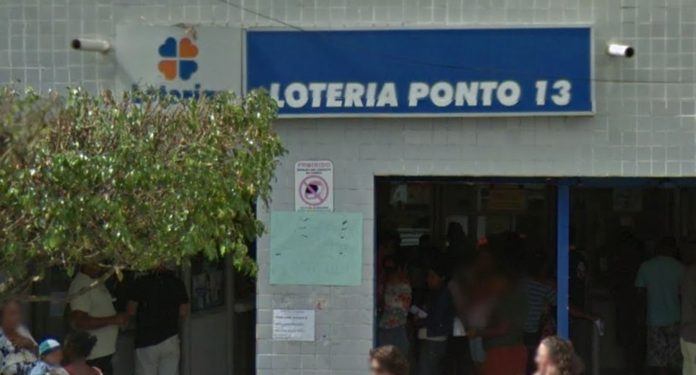 Fachada da Loteria Ponto treze em Eunápolis, local onde foi registrado uma aposta premiada na Mega-Sena