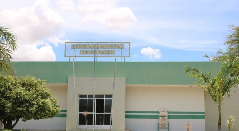 Fachada da Secretaria de Educação de Guanambi