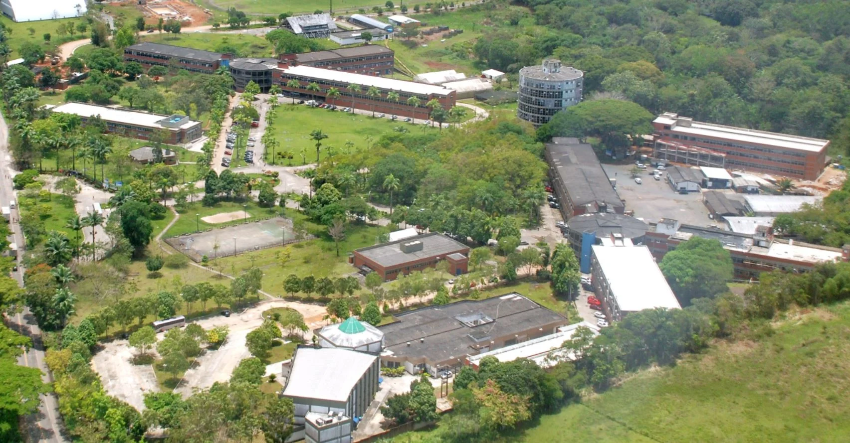 Foto mostra vista aérea do campus da Uesc em Ilhéus - concurso universidades estaduais da Bahia - edital da Uesc