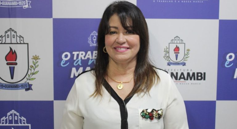 Prefeito de Guanambi exonera secretária de Saúde