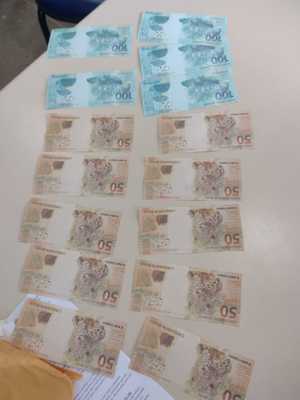 Homem foi preso dentro da agência dos correios de Paramirim com R$ 1 mil em dinheiro falso