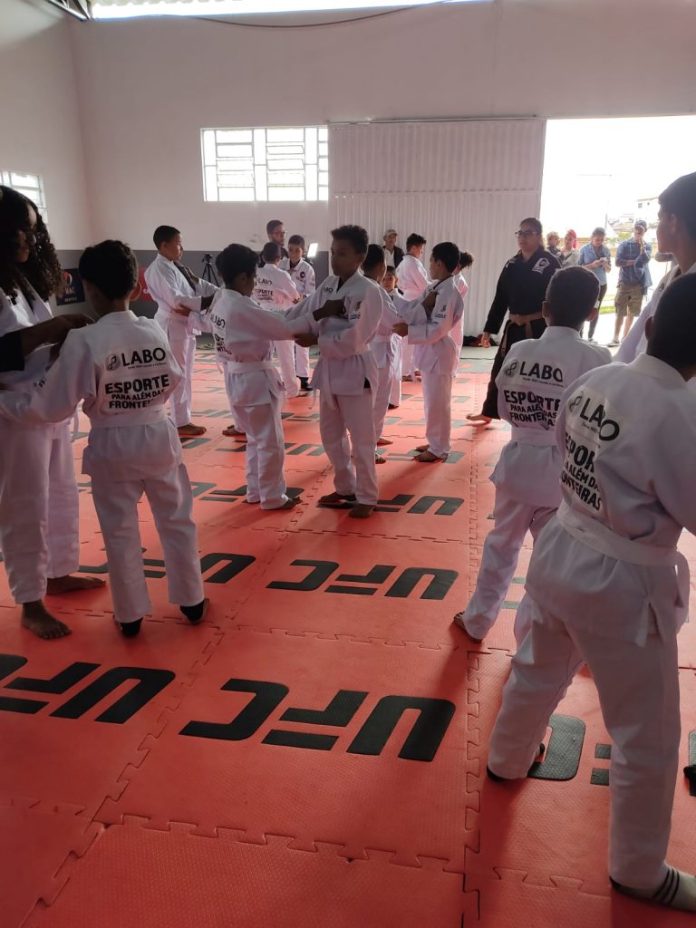 Vitória da Conquista e irmãos Minotauro e Minotouro fazem parceria para levar artes marciais a escolas municipais